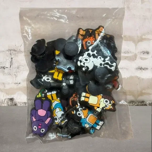 24 Pieces Bluey & Kids Shoe Charms Pack - Picture 3 of 4
